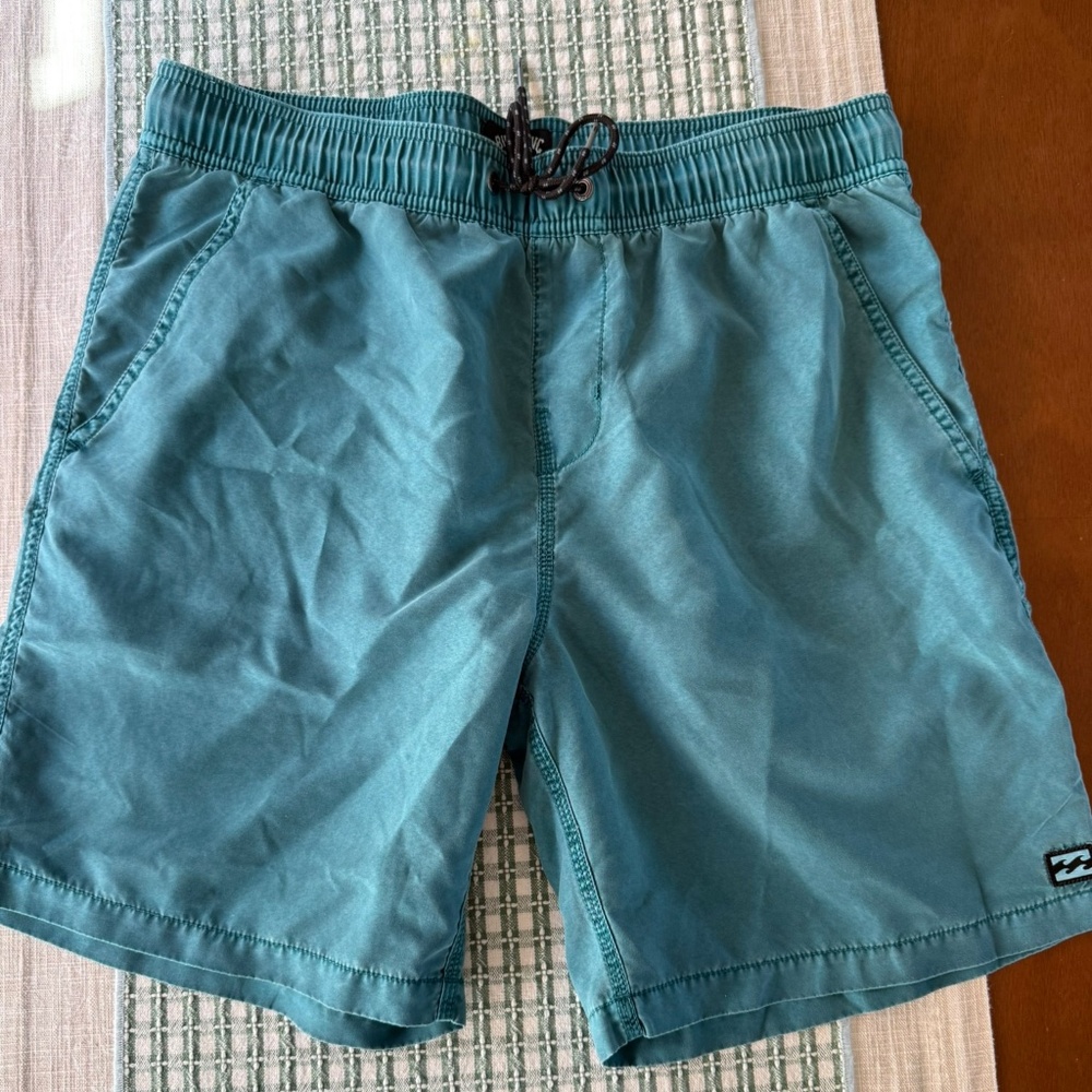 Billabong Sunday Layback Boardshorts in Teal size Medium